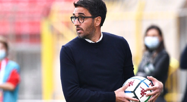 Brescia-Pescara, malore in panchina per Grassadonia: il tecnico sviene, gioco fermato