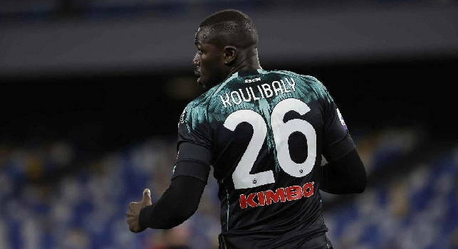 Nessuna offerta ufficiale per Koulibaly, Repubblica: ci pensano Utd e Real. Ma il Napoli ha pronte due alternative