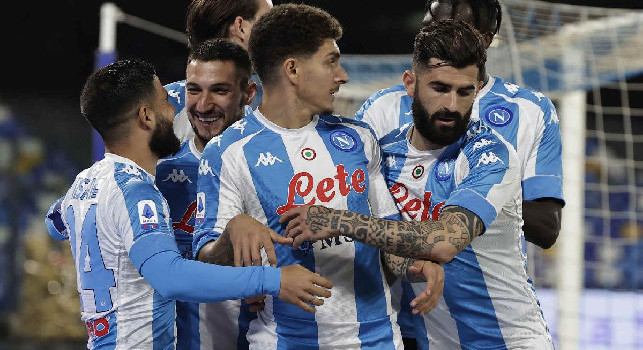 Pagelle Napoli-Lazio: Insigne gioiello, Mertens record e commozione! Manolas guerriero, Politano si ferma per pietà
