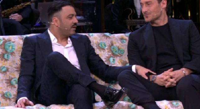 Felicissima Sera, gag tra Amedeo e Totti: No, Gattuso &egrave; gay?