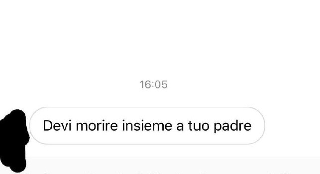 Juventus, Il figlio minorenne di Pirlo vittima di minacce sui social: Devi morire insieme a tuo padre [FOTO]