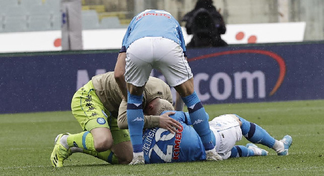 Gazzetta - La festa del Napoli negli spogliatoi ha infastidito il dirigente viola Dainelli: volate parole grosse nel tunnel