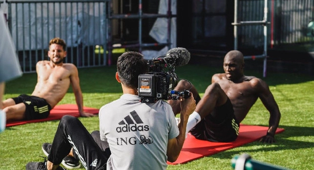 Mertens al lavoro con Lukaku: La bella e la bestia 2, ma stiamo decidendo chi farà la bestia...