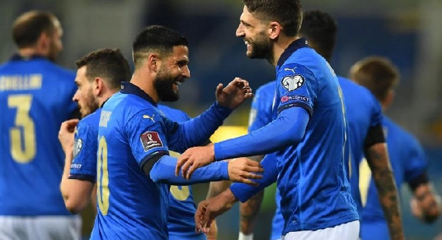 Insigne DJ della Nazionale! Berardi svela: Nello spogliatoio ascoltiamo solo musica napoletana bellissima grazie a lui! Cos&igrave; ci divertiamo