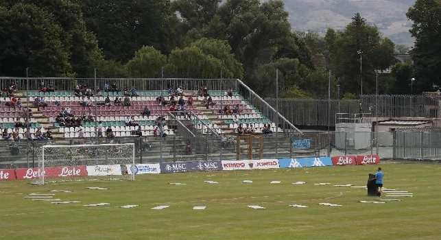 Ritiro SSC Napoli a Castel di Sangro, Repubblica: possibili 1800 tifosi allo stadio, 5-6 pulmini a disposizione del club