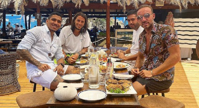 Allan e Dezi a Ischia, isola di Napoli