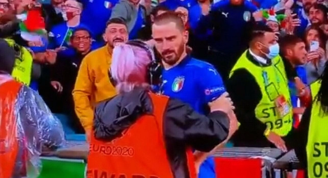 La steward non riconosce Bonucci, lo scambia per un invasore [VIDEO]