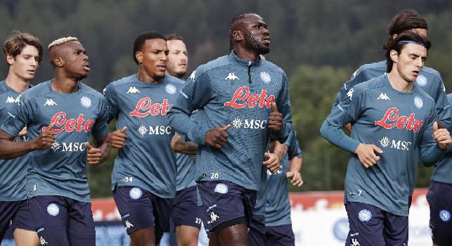 Repubblica - Nessuno ha mostrato interesse per i big del Napoli, chi è convinto di meritare un trattamento economico migliore può solo sperare in un acquirente