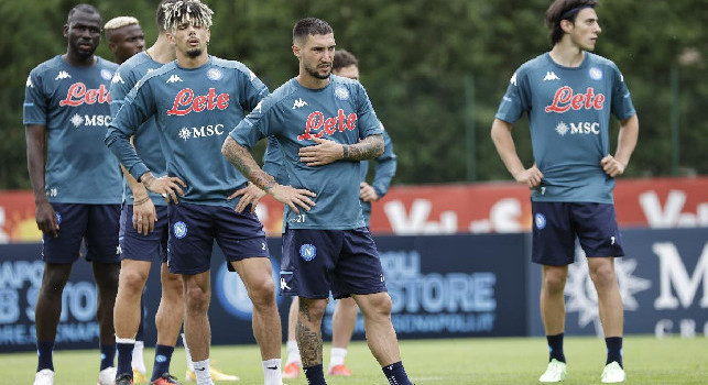 SSC Napoli, report allenamento mattutino a Dimaro: lavoro tecnico e circuito di forza