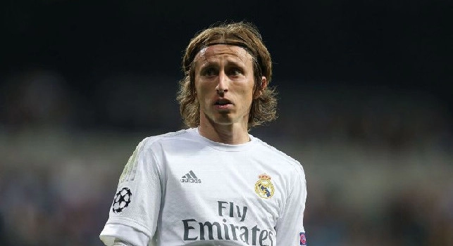Calciomercato Napoli, clamoroso Mandarini: Sondaggio per Modric! Ma pare che il croato...