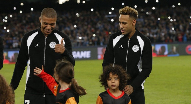 PSG, lo sfogo di Mbappé dopo la sostituzione: Neymar non mi passa la palla