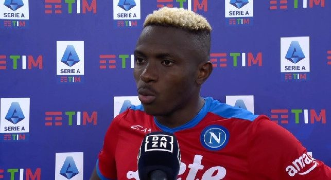 Sei o non sei positivo?. Osimhen risponde male a un tifoso [FOTO]