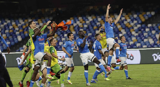 La SSC Napoli: 6 bellissimo! Match dominato senza storia, si viaggia da oltre un mese a velocità di crociera