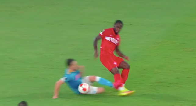 L'ex arbitro Marelli: Mario Rui? Review obbligata, rosso sacrosanto. Ci si mette pure l'arbitro con un rigore ridicolo. Revocato, per fortuna