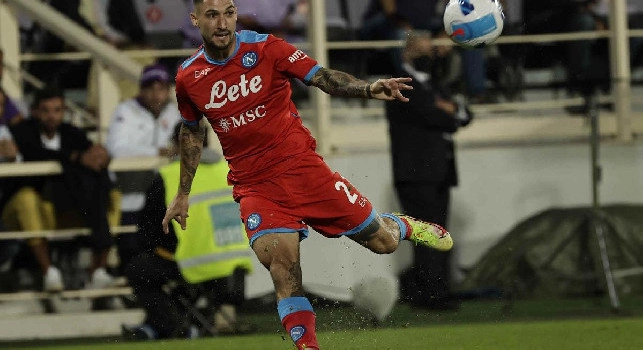 Prima ammonizione del match: cartellino giallo per Rodriguez
