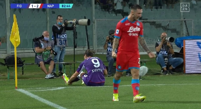 Il gesto di Politano con Vlahovic che fa capire com'è cambiata la mentalità del Napoli [VIDEO]