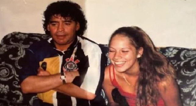 L’ex fidanzata cubana di Maradona denuncia il suo vecchio clan: Diego mi fece provare la cocaina