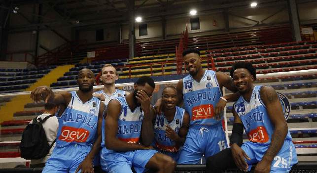 Basket Napoli, prima vittoria in A dopo 13 anni: al PalaBarbuto superata la Nutribullett Treviso per 82-70