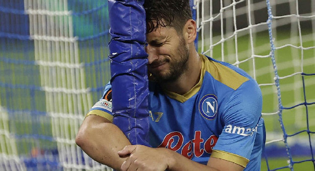 Dall'abbraccio Mertens-palo all'Insigne nascosto dalla bandierina: le emozioni di Napoli-Legia 3-0 [FOTOGALLERY CN24]