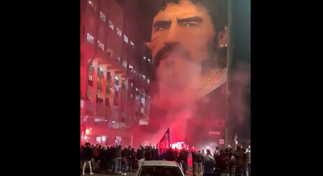 Omaggio a Maradona, tributo da brividi ai murales di San Giovanni e Quarto [VIDEO]