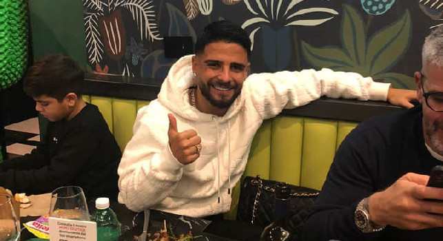 Pizza 'Da Mario' e serata di relax per Insigne [FOTO]