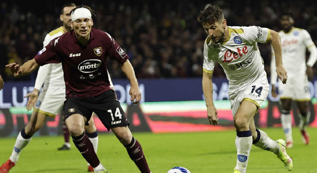 Il Napoli si porta in vantaggio: altro rigore, stavolta lo insacca Mertens con lo scavino!