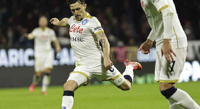 Verona addirittura in 9 uomini! Kalinic colpisce Mario Rui e si becca il secondo giallo
