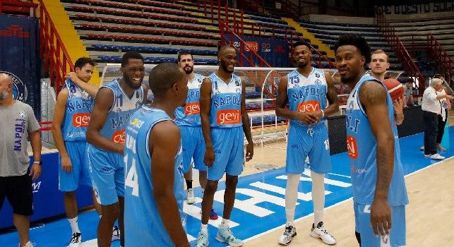 GeVi Napoli Basket da record, i dati dopo la vittoria di Pesaro: Rich e Parks segnano quasi il 50% di tutti i punti di squadra