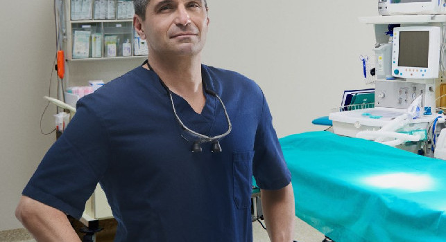 Il dottor Tartaro opererà Osimhen: Ha cinque fratture allo zigomo, tra 15 giorni tornerà a correre