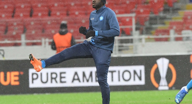 Koulibaly, il comandante &egrave; diventato capitano senza fascia. Cdm: Insigne gli lascia la scena con i tifosi