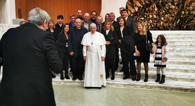 Anniversario scomparsa Maradona, papa Francesco organizza la preghiera della memoria con gli ex campioni del Napoli! [FOTOGALLERY]