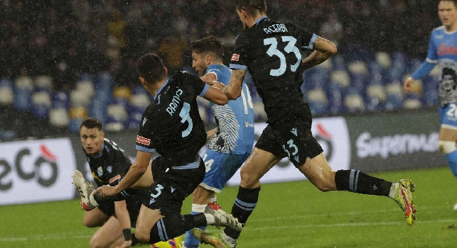 UFFICIALE - Giudice Sportivo, 13mila euro di multa alla Lazio: cori insultanti contro i napoletani e lancio di fumogeni e bengala