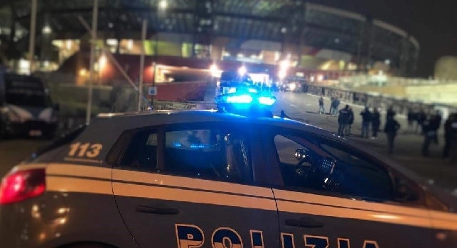 Agguato ultras Napoli al tifoso olandese nella notte: due coltellate alla gamba destra, la ricostruzione