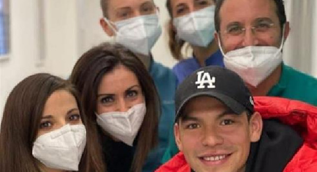 Lozano è tornato subito a sorridere: sistemato il dente rotto col Leicester [FOTO]
