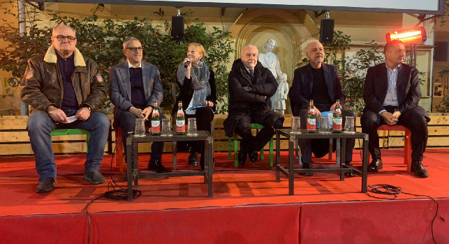 De Laurentiis: Ricorderemo Maradona ogni anno. Leicester? Che partita di Zielinski. Lavoriamo a una serie di 30 episodi. Spalletti il mio miglior tecnico. Squalifica? No comment