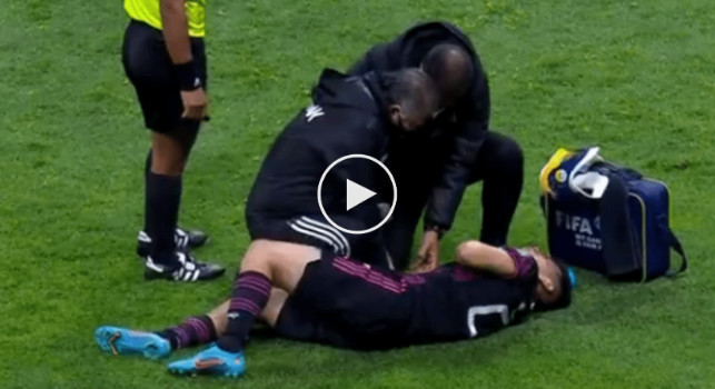 Infortunio per Lozano col Messico: esce in barella, lussazione! [VIDEO]
