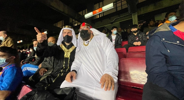 Sceicchi al Camp Nou per il Napoli, ecco chi si &lsquo;nasconde&rsquo; dietro la maschera [FOTO&VIDEO CN24]