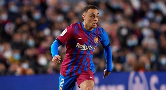 Sergi&ntilde;o Dest mai offerto al Napoli! Tre big europee sul calciatore: il Barcellona fissa il prezzo | ESCLUSIVA