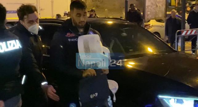 Napoli in ritiro: Koulibaly e Lozano placcati dai tifosi, Spalletti beffa tutti! Ghoulam si porta un ventilatore | VIDEO ESCLUSIVO