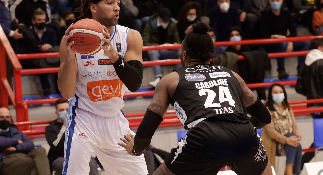 Gevi Napoli Basket, rescissione consensuale con Reggie Lynch