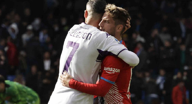Dall'abbraccio amarcord Mertens-Callejon alla delusione azzurra: le emozioni di Napoli-Fiorentina 2-3 | FOTOGALLERY CN24
