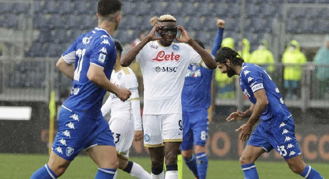 Futuro in Premier per Osimhen? Gazzetta: tre club lo corteggiano, la valutazione di ADL