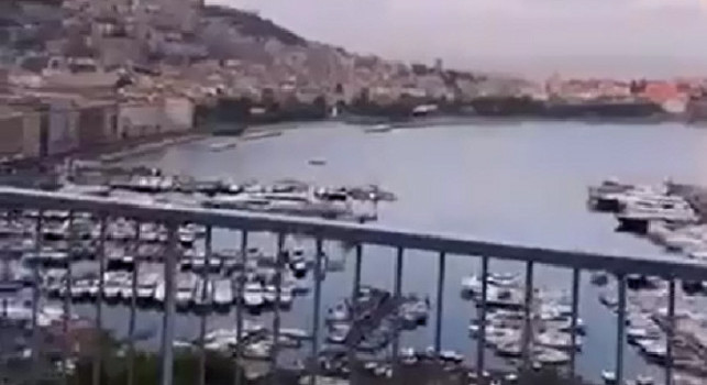 Ospina e sua moglie incantati dal golfo di Napoli: Ecco perché amiamo questa città! | VIDEO