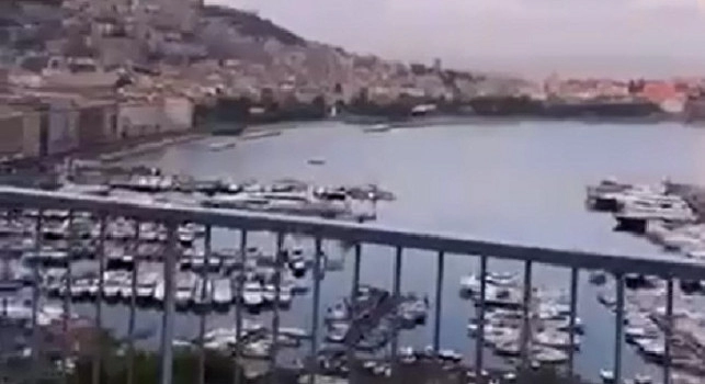 Ospina e sua moglie incantati dal golfo di Napoli: Ecco perché amiamo questa città! | VIDEO
