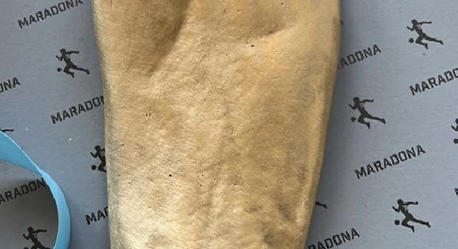 Il 'piede di Maradona', una scultura in tiratura limitata: tutti i dettagli | FOTO