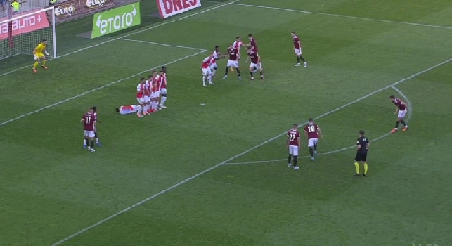 Hlozek decisivo nel derby di Praga: bolide su punizione che vale vittoria dello Sparta | VIDEO