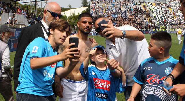 L'addio di Insigne e l'ultimo abbraccio con i tifosi: le emozioni di Spezia-Napoli 0-3 | FOTOGALLERY CN24