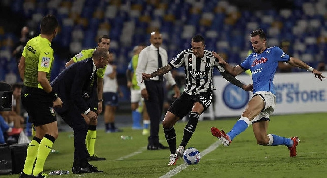 Gazzetta - Il Napoli si &egrave; sfilato per Bernardeschi! Non &egrave; nelle condizioni finanziarie per affondare il colpo