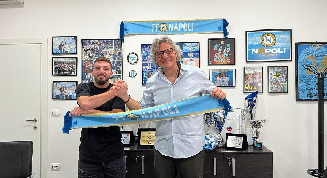 Calcio a 5, Arillo prolunga col Napoli fino al 2025: “Felicissimo di restare col Napoli un anno in più, voglio vincere qua”