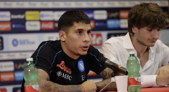 Presentazione Mathias Olivera, tutti gli scatti della conferenza stampa | FOTOGALLERY CN24